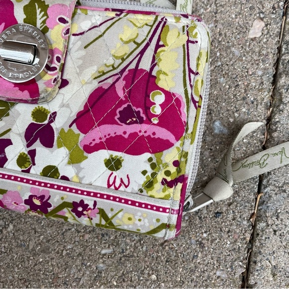 VERA BRADLEY Women’s Quilted Floral Pink Green Clasp Full Zipper Wallet - Picture 11 of 13